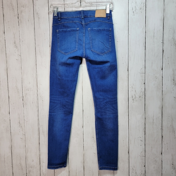 Zara Trafaluc Women's Blue Distressed Denim Skinny Jeans Size 6. Great Condition - Picture 8 of 9